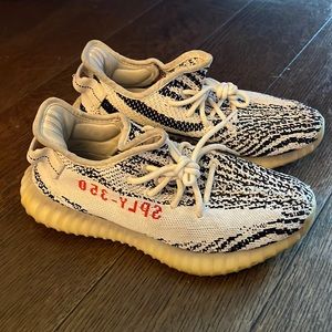 Adidas Yeezy, 6.5 zebra